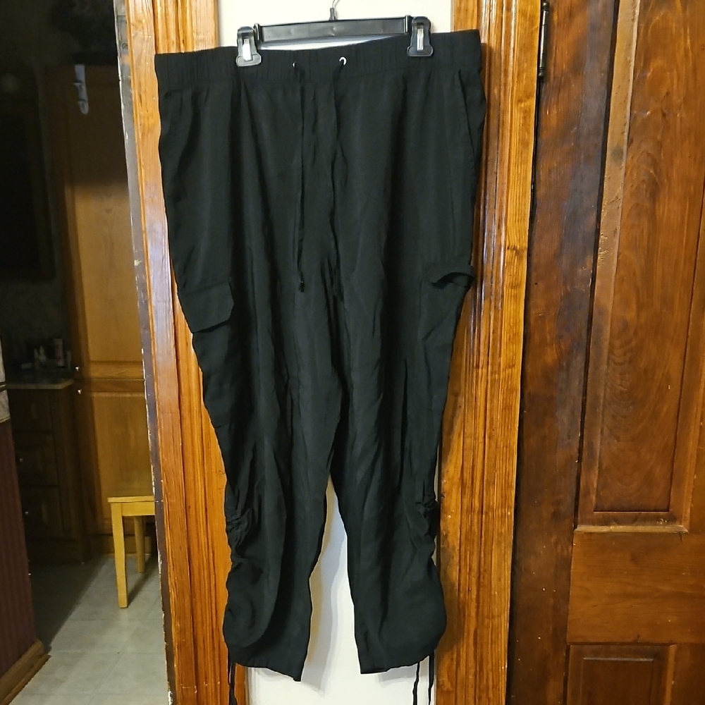 Sofia by Sofia Vergara Black Cargo Pants Relaxed Fit